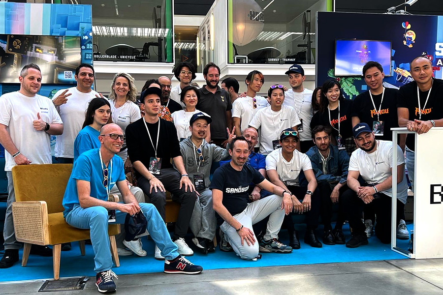 equipe-builder-the-sandbox-metaverse Les Builders officiels sont présents sur le stand The Sandbox !